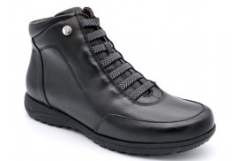 BOTIN NAPA NEGRO,CORDONES ELASTICOS Y CREMALLERA LATERAL, PISO GOMA CILINDROS PLANTILLA EXTRAIBLE