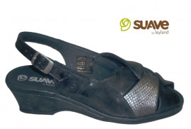 REBAJADO - SANDALIA PIEL NAPA NEGRA /PLOMO PALA NUDO TIRA TRASERA HEBILLA ,CUñA 4CM