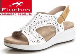 SANDALIA NAPA BLANCA,PALA DOS PIEZAS CALADO LASER,BORDON EMPEINE,TIRA TRASERA VELCRO,PISO GOMA