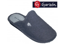 305-130 Garzón gris, Chinela rizo gris planta gris claro, piso microporoso especial parket
