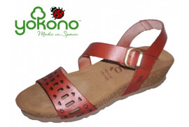 BIO SANDALIA PALA CALADA PIEL VAQUETILLA NUEZ, TIRA DIAGONAL EMPEINE CON BELCRO Y HEBILLA, CUñA CORCHO PLANTA ACOLCHADA