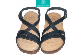 SANDALIA PIEL VAQUETILLA NEGRA, PALA TIRAS CRUZADAS EMPEINE, PISO CORCHO -MICRO, PLANTA PIEL MEMORY FOAM
