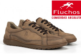 2220 FLUCHOS.Zapato deportivo piel nobuck taupe engrasado, plantilla extraible piso de goma