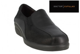 MOCASIN NAPA NEGRO,LATERALES GRABADOS, CUÑA 2CM