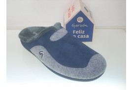 GARZON.CHINELA FIELTRO AZUL COMBINADA PIEZA GRIS PISO GOMA