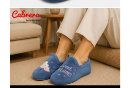 Cabrera 4557 Azafata, Zapatilla de casa Cerrada Nubes y Estrellas estampado Sweet Dreams. Piso goma
