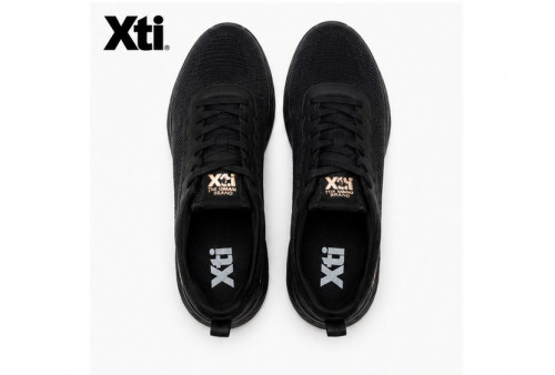 Xti 146272 zapatilla deportiva negra piso EVA