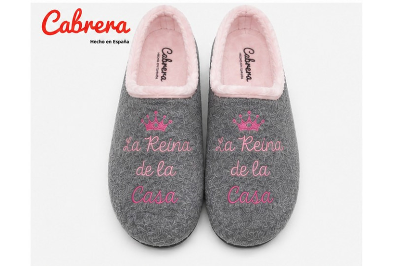 Cabrera 3030 La Reina de la Casa en paño gris superior