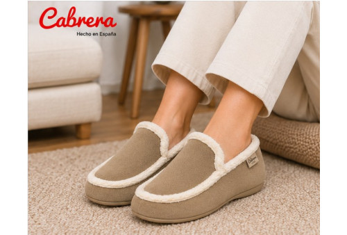 Cabrera 3231 babucha en antelina color tierra modelo