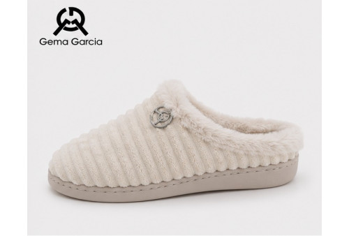 Gema García 8602 chinela de mujer crudo