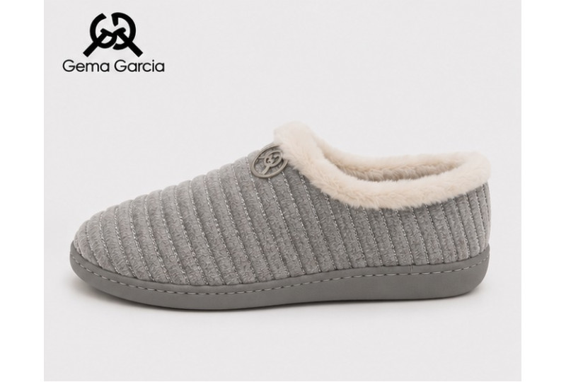 Gema García 8605 zapatilla cerrada de mujer gris