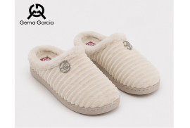 Gema García 8602 zapatilla de casa mujer en pana crudo