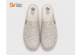 Salvi 76L000 de lana beige con motas superior