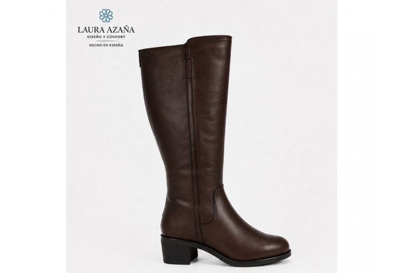 Bota Laura Azaña LA 27905 de piel marrón perfil